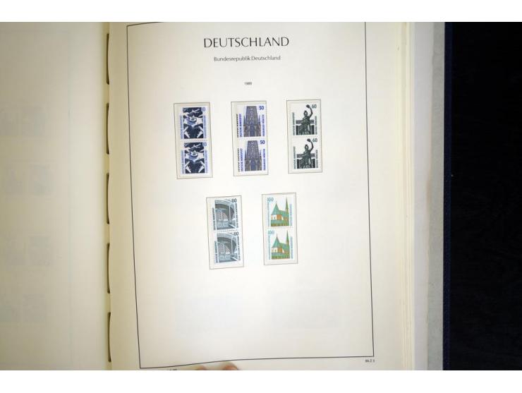 1949/90, postfrisch, in den Hauptnummern weit überkomplette Sammlung, dabei fast alle Werte aus Bogenecke, dabei u.a. Mi.-Nr.