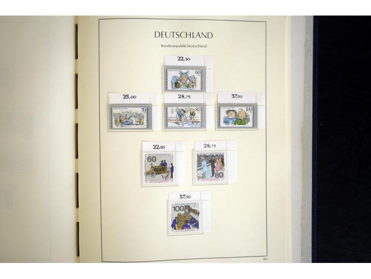 1949/90, postfrisch, in den Hauptnummern weit überkomplette Sammlung, dabei fast alle Werte aus Bogenecke, dabei u.a. Mi.-Nr.