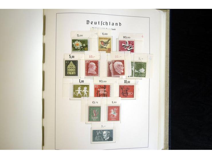 1949/90, postfrisch, in den Hauptnummern weit überkomplette Sammlung, dabei fast alle Werte aus Bogenecke, dabei u.a. Mi.-Nr.