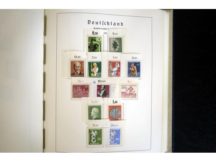 1949/90, postfrisch, in den Hauptnummern weit überkomplette Sammlung, dabei fast alle Werte aus Bogenecke, dabei u.a. Mi.-Nr.