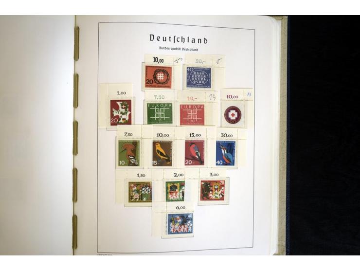 1949/90, postfrisch, in den Hauptnummern weit überkomplette Sammlung, dabei fast alle Werte aus Bogenecke, dabei u.a. Mi.-Nr.