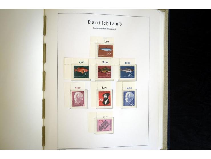 1949/90, postfrisch, in den Hauptnummern weit überkomplette Sammlung, dabei fast alle Werte aus Bogenecke, dabei u.a. Mi.-Nr.