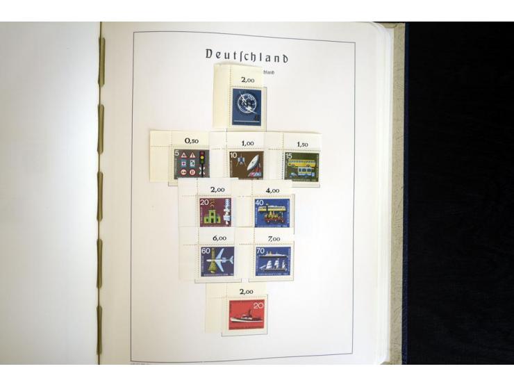 1949/90, postfrisch, in den Hauptnummern weit überkomplette Sammlung, dabei fast alle Werte aus Bogenecke, dabei u.a. Mi.-Nr.