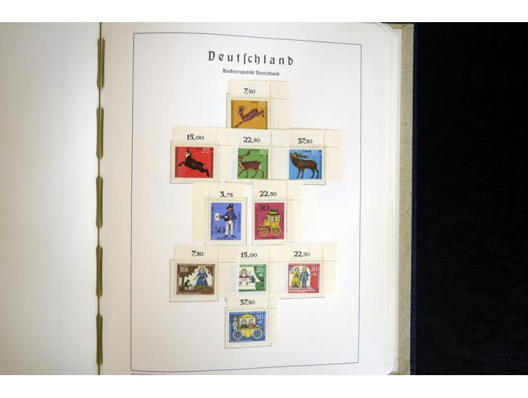 1949/90, postfrisch, in den Hauptnummern weit überkomplette Sammlung, dabei fast alle Werte aus Bogenecke, dabei u.a. Mi.-Nr.