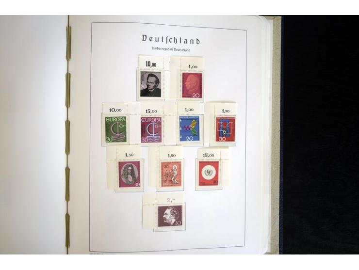 1949/90, postfrisch, in den Hauptnummern weit überkomplette Sammlung, dabei fast alle Werte aus Bogenecke, dabei u.a. Mi.-Nr.