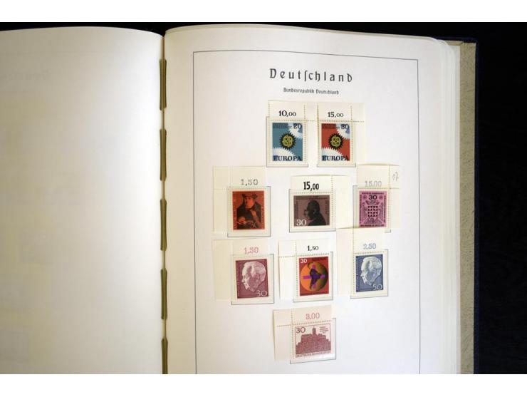 1949/90, postfrisch, in den Hauptnummern weit überkomplette Sammlung, dabei fast alle Werte aus Bogenecke, dabei u.a. Mi.-Nr.