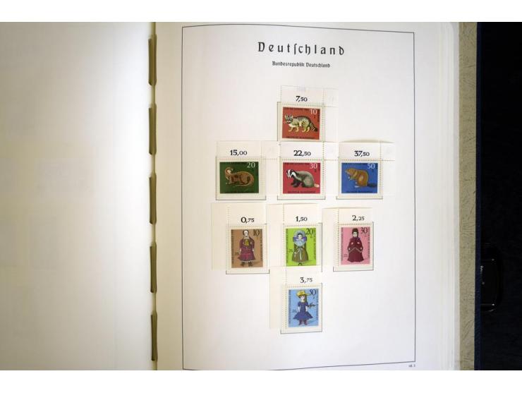 1949/90, postfrisch, in den Hauptnummern weit überkomplette Sammlung, dabei fast alle Werte aus Bogenecke, dabei u.a. Mi.-Nr.