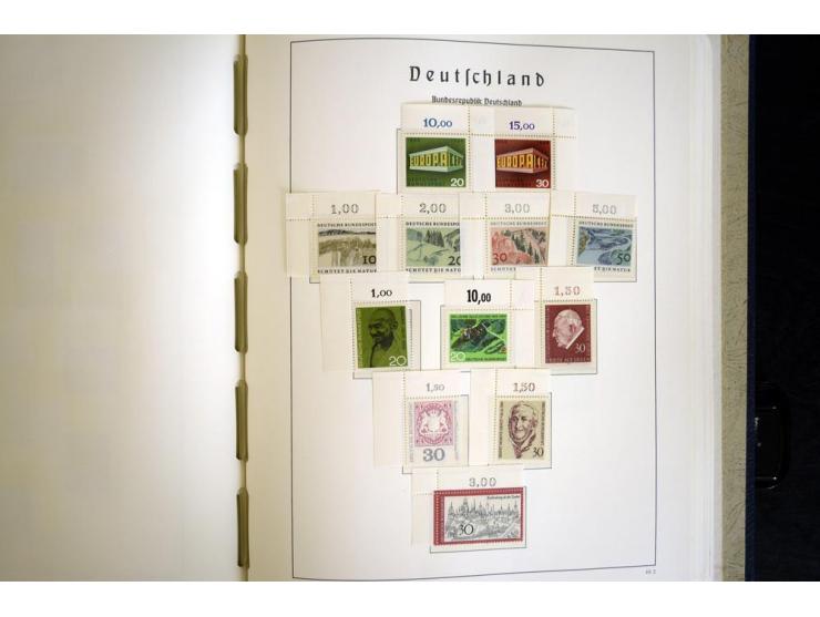 1949/90, postfrisch, in den Hauptnummern weit überkomplette Sammlung, dabei fast alle Werte aus Bogenecke, dabei u.a. Mi.-Nr.