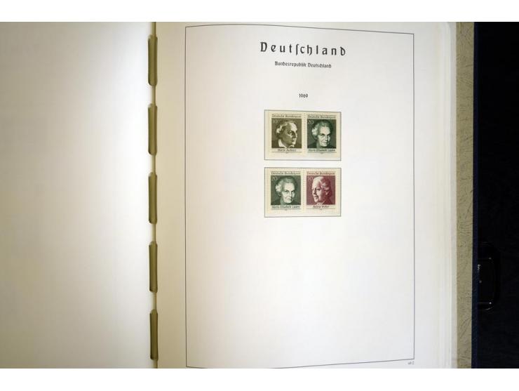 1949/90, postfrisch, in den Hauptnummern weit überkomplette Sammlung, dabei fast alle Werte aus Bogenecke, dabei u.a. Mi.-Nr.