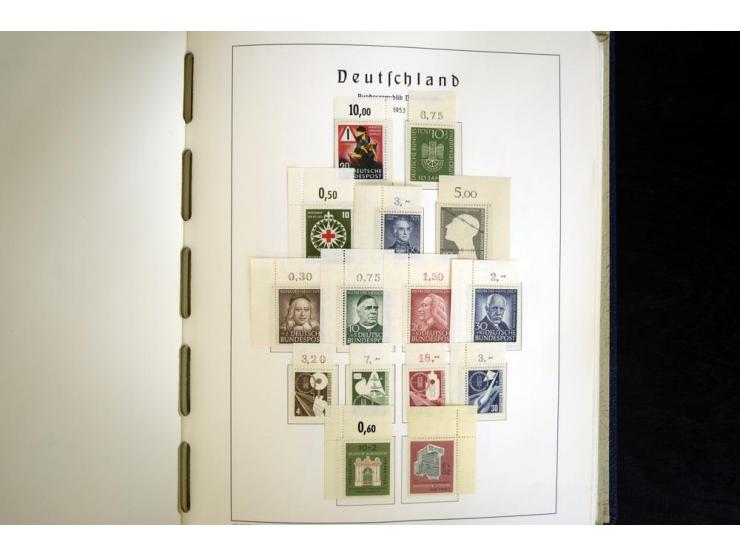 1949/90, postfrisch, in den Hauptnummern weit überkomplette Sammlung, dabei fast alle Werte aus Bogenecke, dabei u.a. Mi.-Nr.