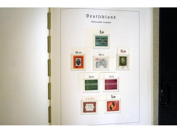 1949/90, postfrisch, in den Hauptnummern weit überkomplette Sammlung, dabei fast alle Werte aus Bogenecke, dabei u.a. Mi.-Nr.