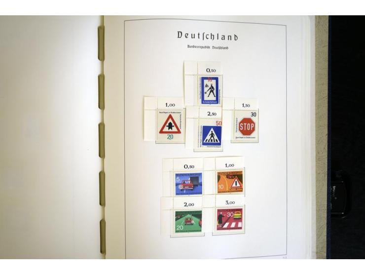 1949/90, postfrisch, in den Hauptnummern weit überkomplette Sammlung, dabei fast alle Werte aus Bogenecke, dabei u.a. Mi.-Nr.