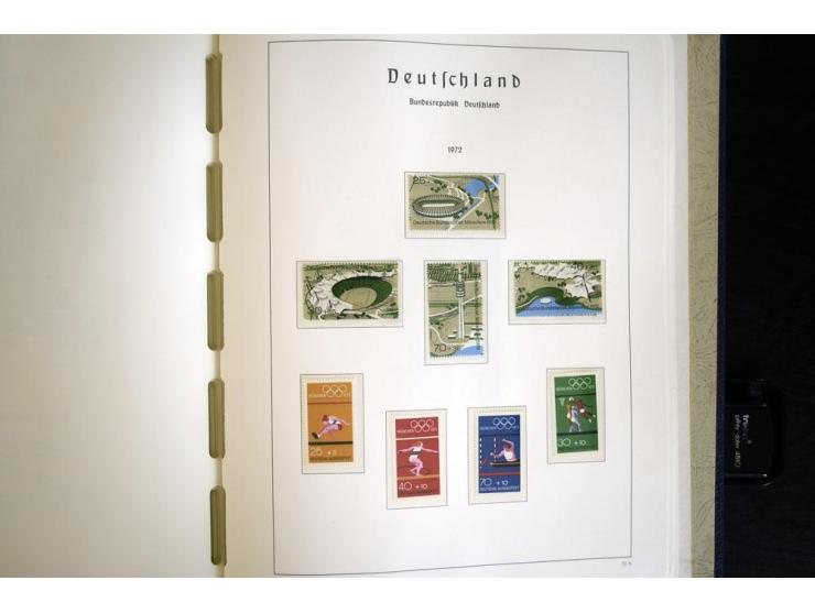 1949/90, postfrisch, in den Hauptnummern weit überkomplette Sammlung, dabei fast alle Werte aus Bogenecke, dabei u.a. Mi.-Nr.