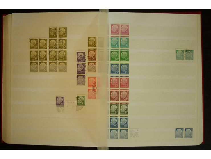 1951/66, postfrische, ungebrauchte und gestempelte Sammlung der Dauermarken, dabei Paare, 4er-Blocks, Zusammendrucke etc. mit