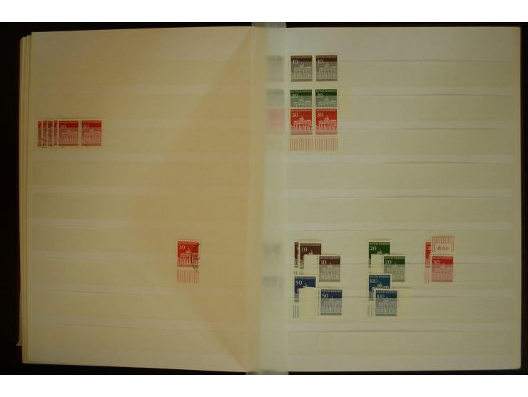 1951/66, postfrische, ungebrauchte und gestempelte Sammlung der Dauermarken, dabei Paare, 4er-Blocks, Zusammendrucke etc. mit