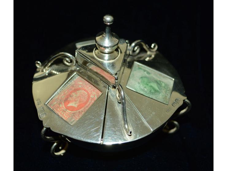 Sterling Silber, runde Briefmarkendose mit drei Briefmarkenfächer, jedes einzelne Fach mit eigenem verglasten Deckel (eingele