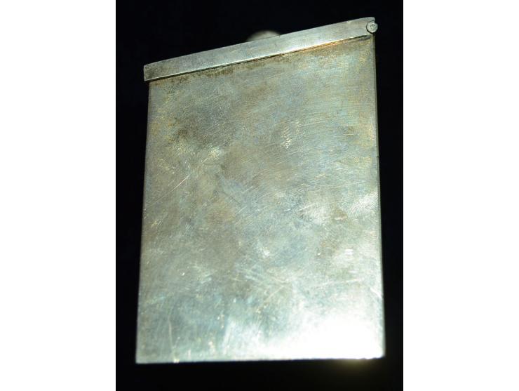 Russisches Silber, Briefmarkendose in Form eines Briefkasten, um 1900. Deckelaufsatz der Dose lässt sich öffnen, wohl zur Lag