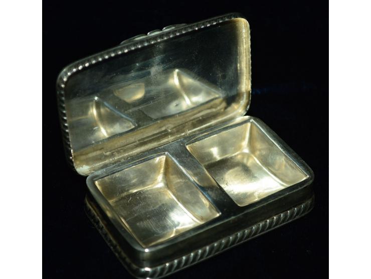 Sterling Silber, Briefmarkendose mit vorderseitiger Gravur "NW", Hersteller M. W. Galt Bro & Co, England, um 1900. Zwei Brief