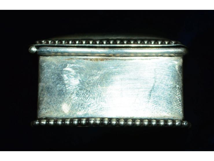 Sterling Silber, Briefmarkendose mit vorderseitiger Gravur "SRL" sowie Silberperlendekoration umlaufend um Deckel und Fuss de