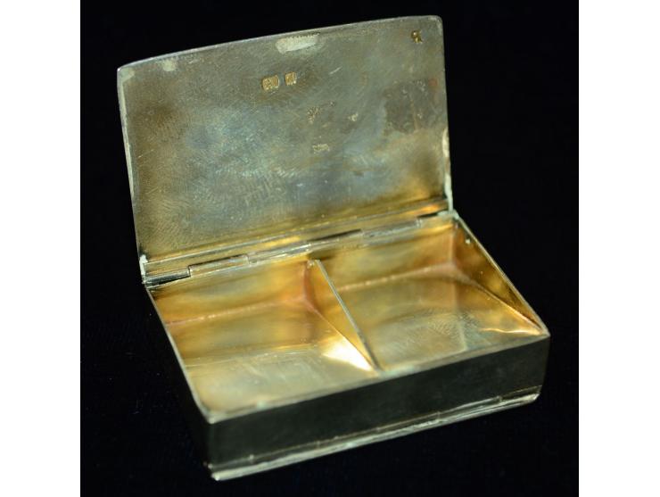 Sterling Silber, kleine Briefmarkendose, wohl Ende 19. Jhd.. Die Dose verfügt über vier Briefmarkenfächer, zwei ober- und zwe