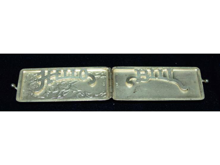 Sterling Silber , kleiner Briefmarkenhalter mit aufgesetztem Hirschkopf und floralem Design. In der Innenseite mit durchbroch