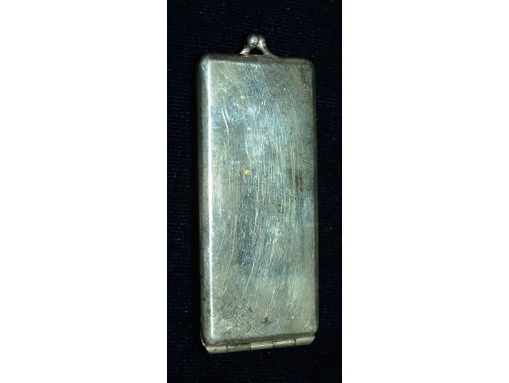 Sterling Silber , kleiner Briefmarkenhalter mit aufgesetztem Hirschkopf und floralem Design. In der Innenseite mit durchbroch