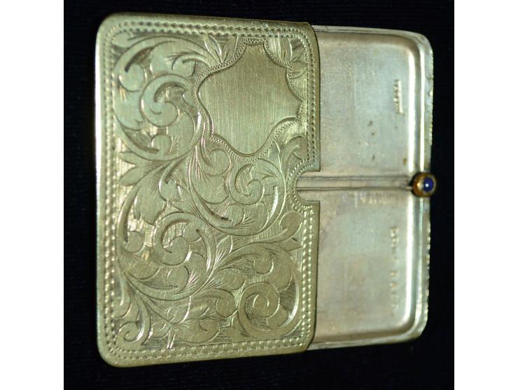 Englisches Silber, kleine Briefmarkendose, Ende 19. Jhd, Englische Punzmarken, wohl versilbert. Die Dose ist reich mit floral