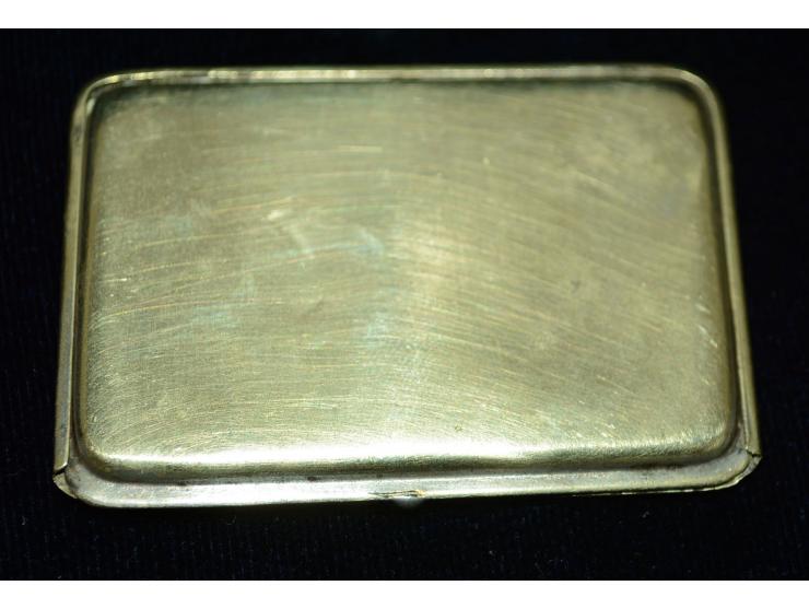 Englisches Silber, kleine Briefmarkendose, Ende 19. Jhd, Englische Punzmarken, wohl versilbert. Die Dose ist reich mit floral