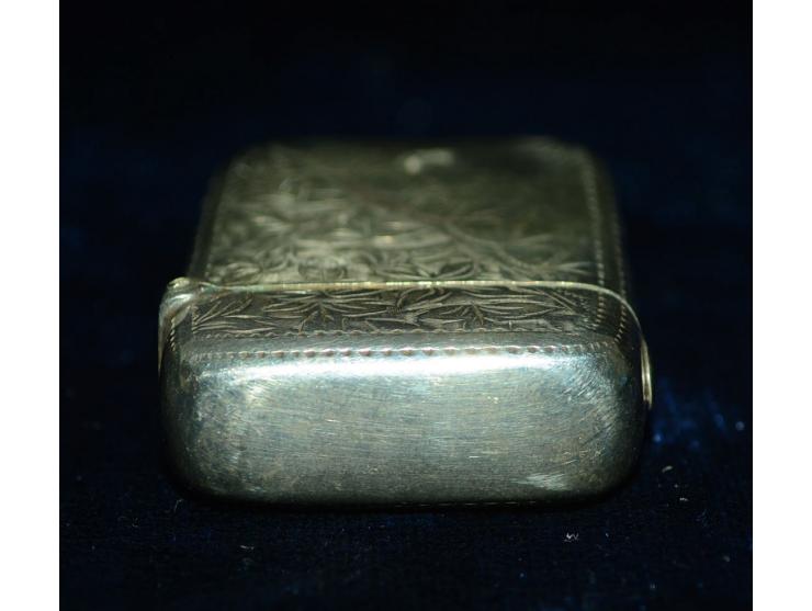 Englisches Silber, kleine Briefmarken/Streichholzdose, englische Punzmarken, wohl Ende des 19. Jhd.. Sehr reichhaltige floral