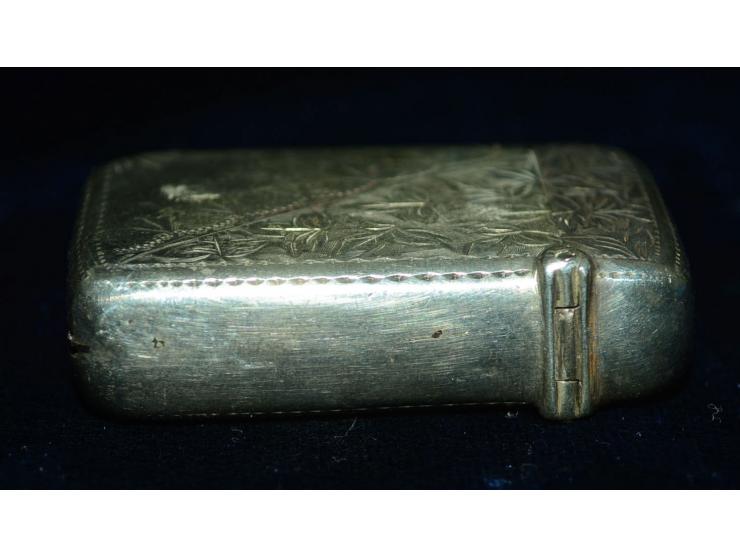 Englisches Silber, kleine Briefmarken/Streichholzdose, englische Punzmarken, wohl Ende des 19. Jhd.. Sehr reichhaltige floral