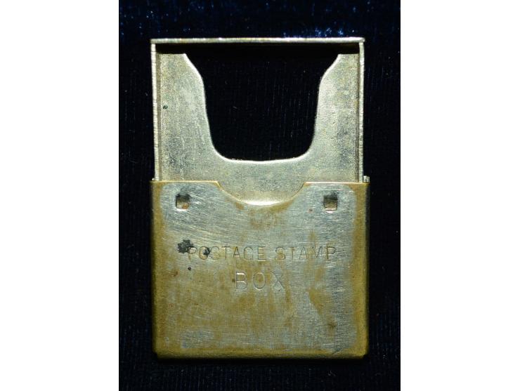 Kleiner Briefmarkenhalter "Postage Stamp Box" mit vorderseitig eingravierter Werbung: "Compliments of the Season - January 1s