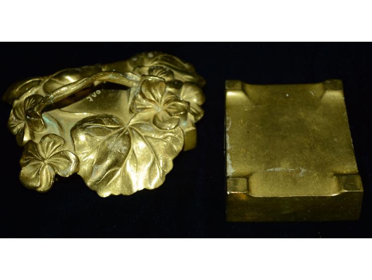 Schwere Bronze-Briefmarkendose im Jugenstil mit drei Briefmarkenfächer, signiert L Dupont, wohl Frankreich, sehr schöne Erhal