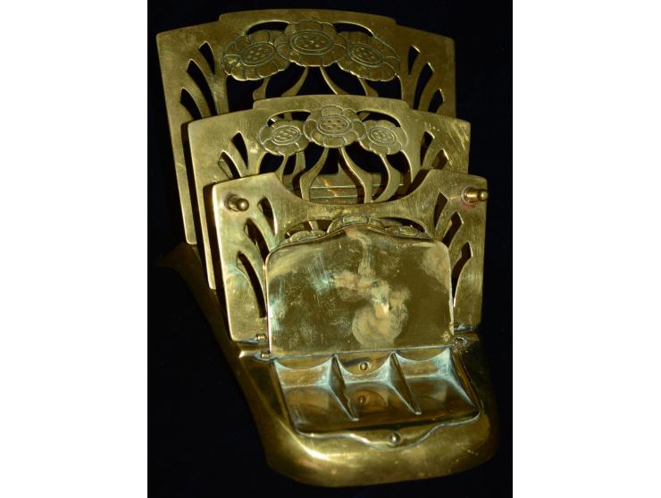Jugendstil Briefhalter und Briefmarkendose aus Bronze, zwei Fächer für Briefe und drei Fächer für Briefmarken. Markierung "DR
