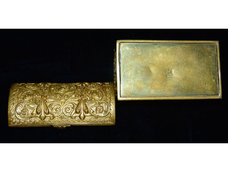 Briefmarkendose aus Bronze gefertigt mit reicher Jugendstilverzierung, Stempel "GERMANY" sowie Löwe auf Unterseite angebracht