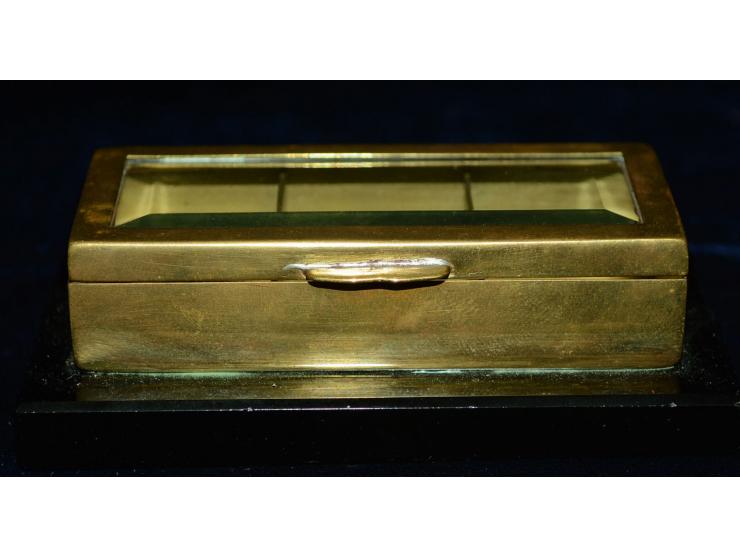 Briefmarkendose, Bronze und schwarzer Marmor mit im Deckel eingesetztem, geschliffenen Glas, Anfang 20. Jhd, gemarkt "GERMANY