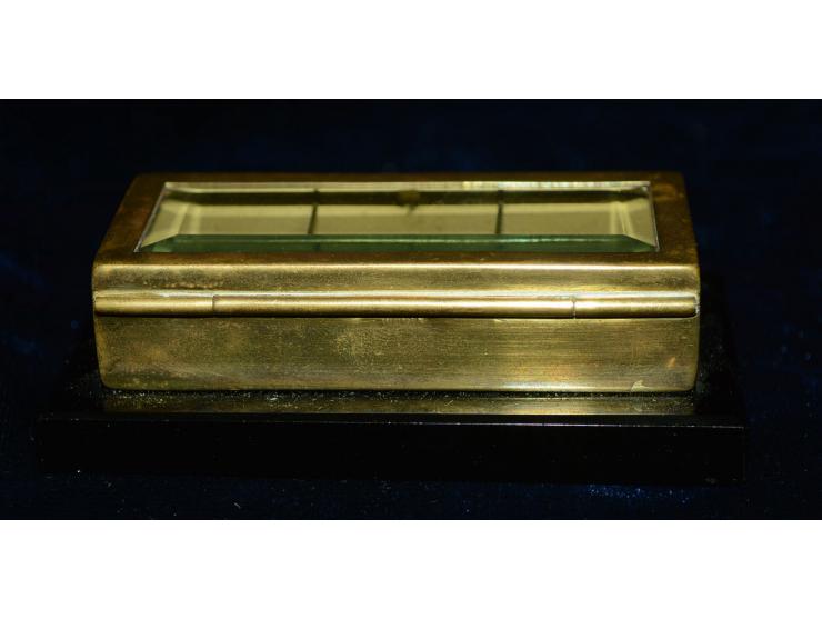 Briefmarkendose, Bronze und schwarzer Marmor mit im Deckel eingesetztem, geschliffenen Glas, Anfang 20. Jhd, gemarkt "GERMANY