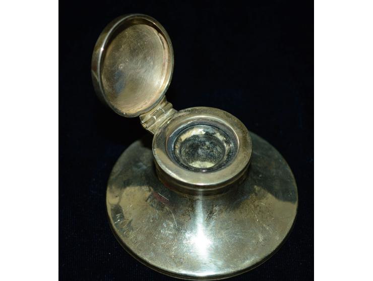Englisches Silber, kleines Tintenfass mit erhaltenem Tintenfasseinsatz aus Glas. Englische Silberpunzen, wohl Sterling Silber