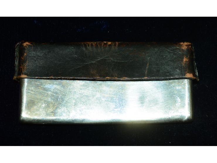 Englisches Silber, kleine Visitenkartenhalter mit Lederverschluss. Englische Silberpunzen, wohl Sterling Silber. Geringe Gebr