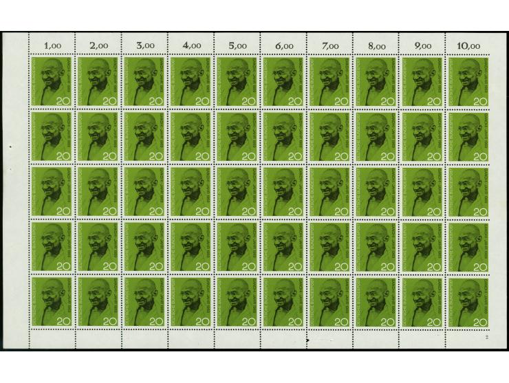 1969, Gandhi 20 Pfg. im kpl. Bogen, dabei rechte senkrechte Reihe rechts ungezähnt, postfrisch, ein ungezähnter Wert im Bogen