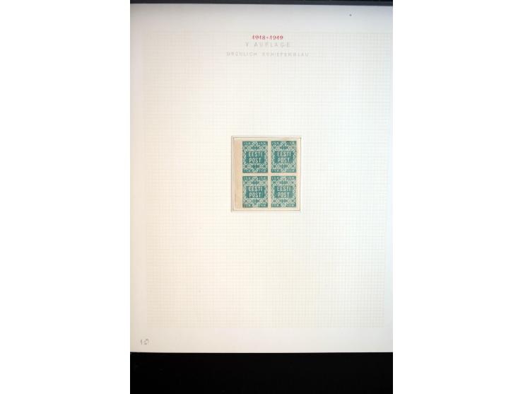 1918/19, Blumenmuster, sehr interesssante Spezialsammlung Mi.-Nr. 1-4 in 3 Bänden, aus dem Nachlass von Votele Org, dem Autor