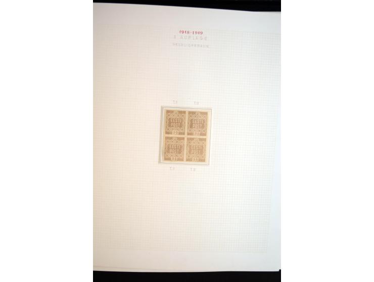 1918/19, Blumenmuster, sehr interesssante Spezialsammlung Mi.-Nr. 1-4 in 3 Bänden, aus dem Nachlass von Votele Org, dem Autor