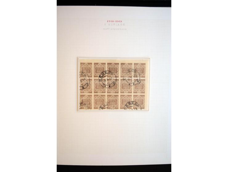 1918/19, Blumenmuster, sehr interesssante Spezialsammlung Mi.-Nr. 1-4 in 3 Bänden, aus dem Nachlass von Votele Org, dem Autor