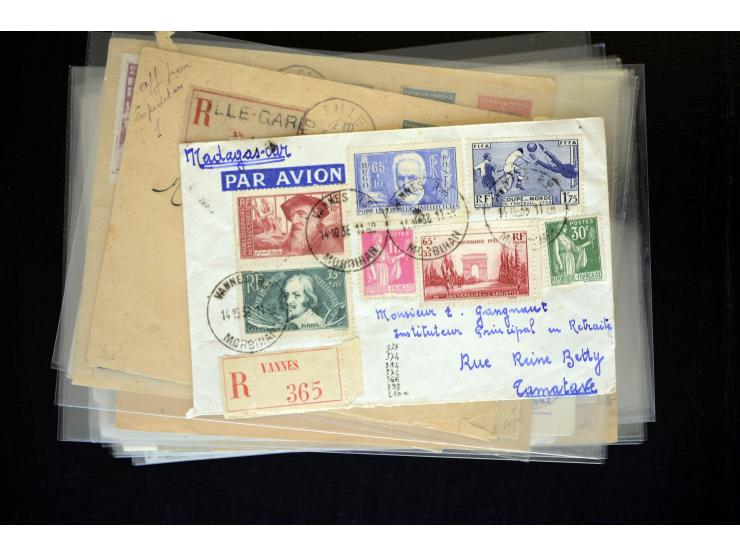1854/1954 (ca.), etwa 80 Briefe, Karten und frankierte Zeitungen, dabei Flugpost, Krimkrieg, etc.