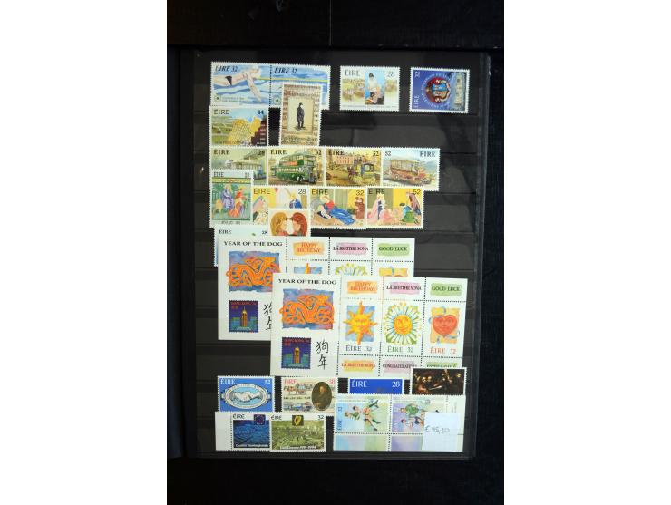 1922/2000, postfrische und ungebrauchte Sammlung mit u.a. Mi.-Nr. 9-11, 37-39 (3), A-C61, 62-64 etc.