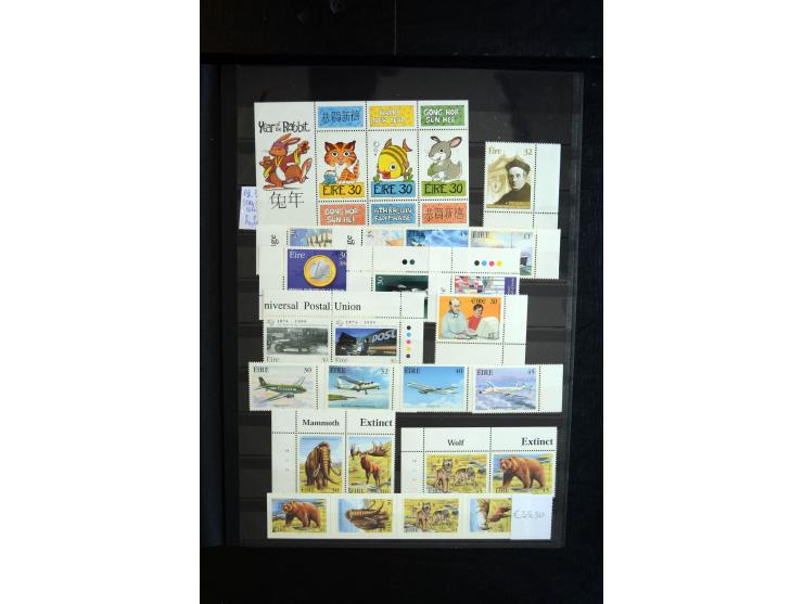 1922/2000, postfrische und ungebrauchte Sammlung mit u.a. Mi.-Nr. 9-11, 37-39 (3), A-C61, 62-64 etc.
