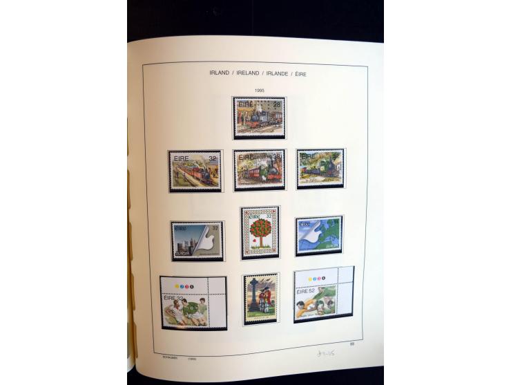 1922/2000, postfrische, ungebrauchte und etwas gestempelte Sammlung mit u.a. Mi.-Nr. 9-11, 37-39 (2), A-C61 (tropisch), genan
