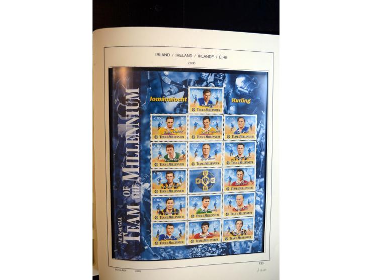 1922/2000, postfrische, ungebrauchte und etwas gestempelte Sammlung mit u.a. Mi.-Nr. 9-11, 37-39 (2), A-C61 (tropisch), genan