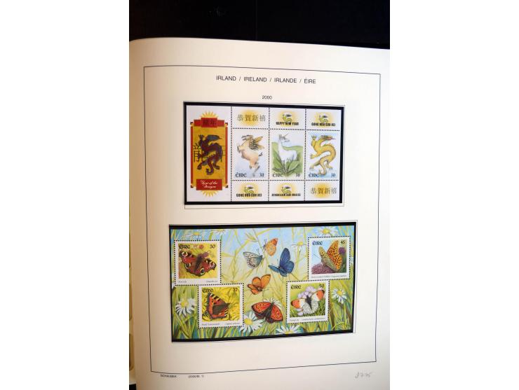 1922/2000, postfrische, ungebrauchte und etwas gestempelte Sammlung mit u.a. Mi.-Nr. 9-11, 37-39 (2), A-C61 (tropisch), genan