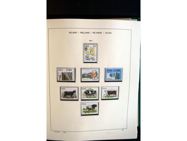 1922/2000, postfrische, ungebrauchte und etwas gestempelte Sammlung mit u.a. Mi.-Nr. 9-11, 37-39 (2), A-C61 (tropisch), genan