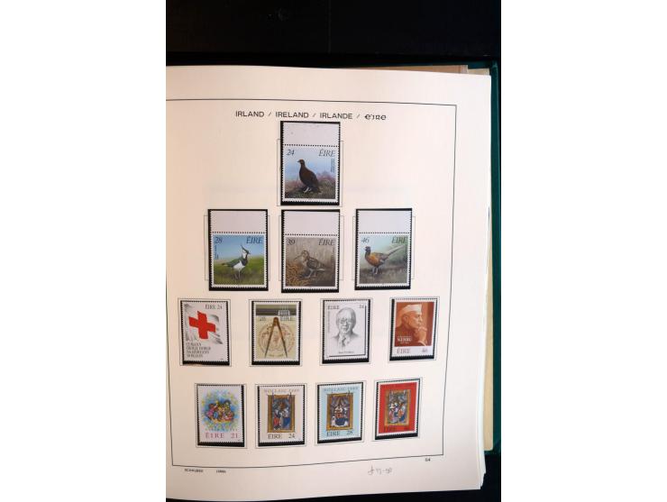 1922/2000, postfrische, ungebrauchte und etwas gestempelte Sammlung mit u.a. Mi.-Nr. 9-11, 37-39 (2), A-C61 (tropisch), genan